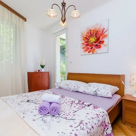 Lucija Apartamento *